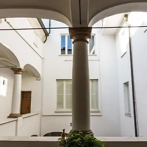https://lo-specchio.emilia-romagnahotels.net