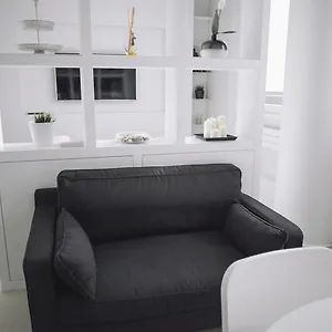 https://italianway-apartments-turati.italymilanhotels.net